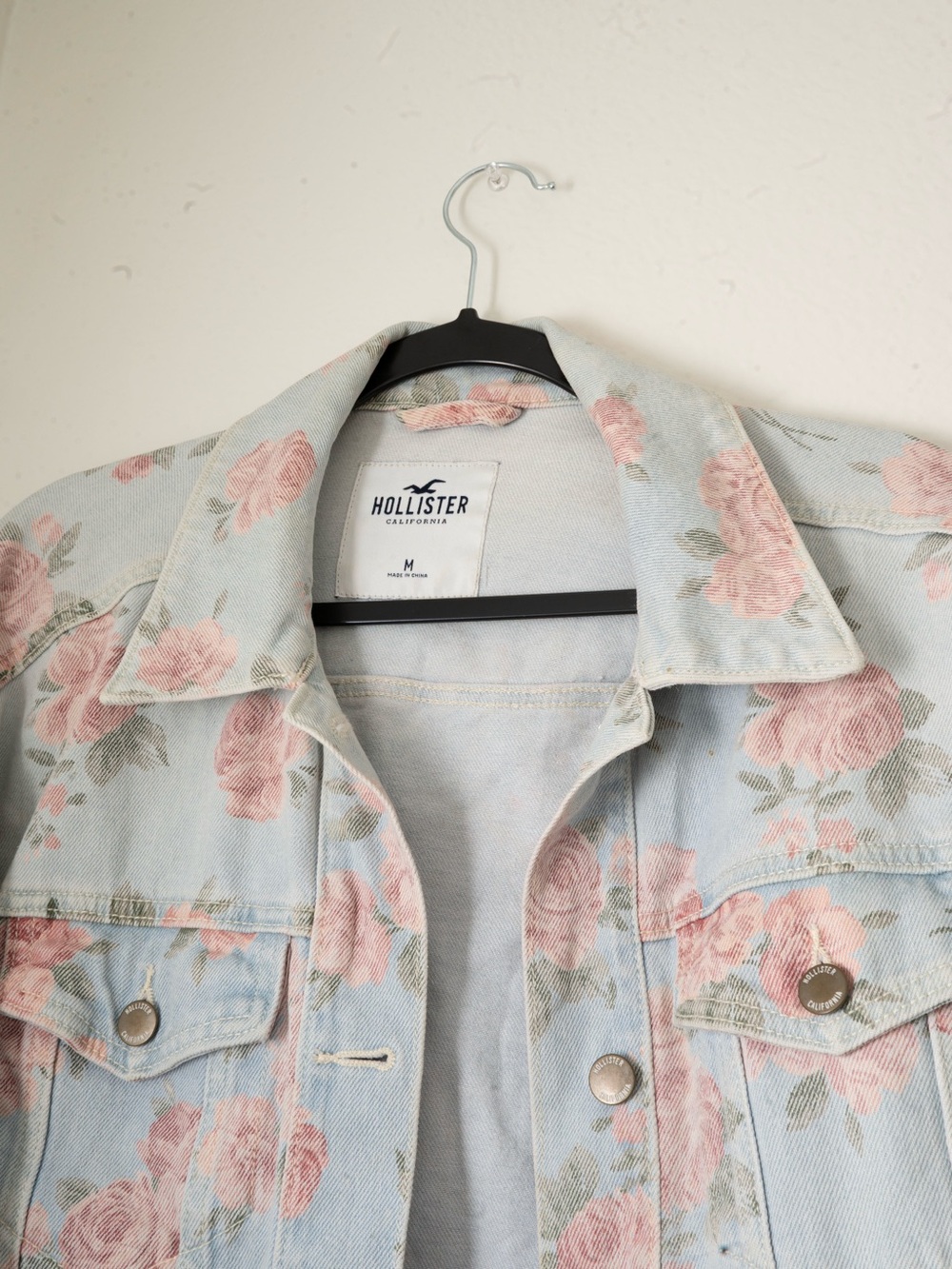 💐 Hollister Floral Crop Denim Jacket - Picture 5 of 5